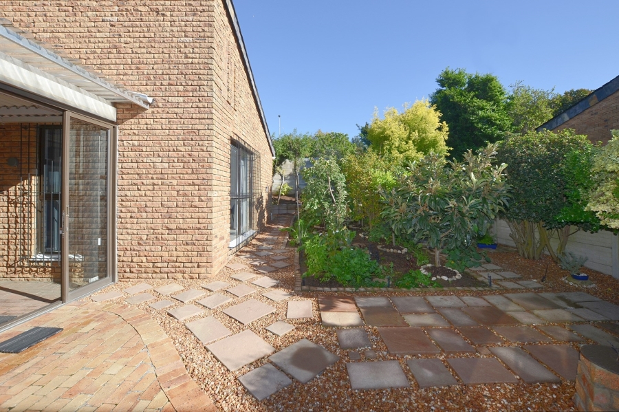 3 Bedroom Property for Sale in Everglen Western Cape